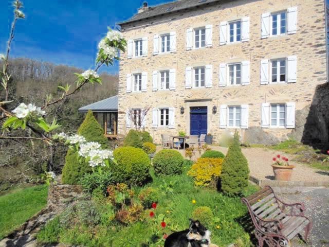 Le Couvent Bed & Breakfast Saint-Just-sur-Viaur Exterior photo